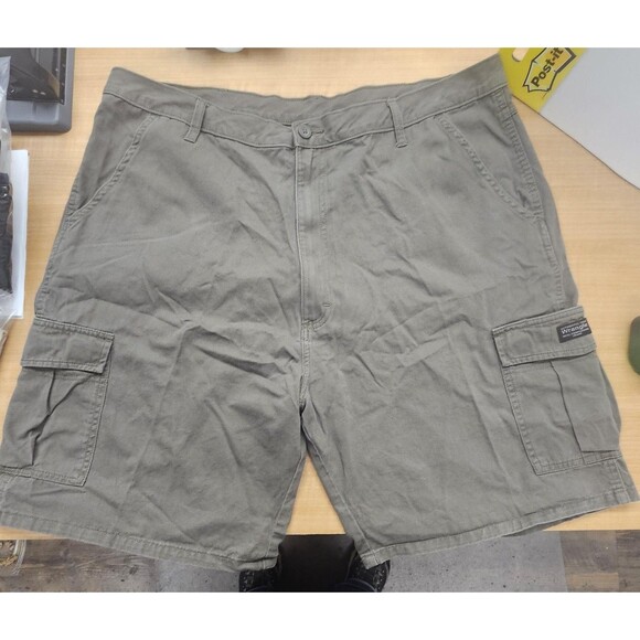 Wrangler Cargo Shorts Mens 42 Olive Green 100% Cotton Authentic Issue Utility - Picture 1 of 5